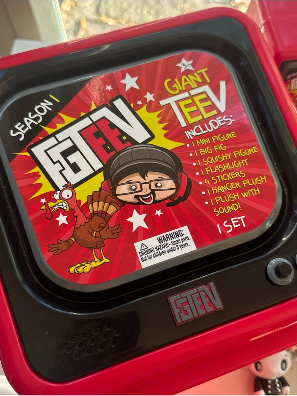 FGTeeV Giant TV Set Blind Pack Collectible Characters Figures Set Book